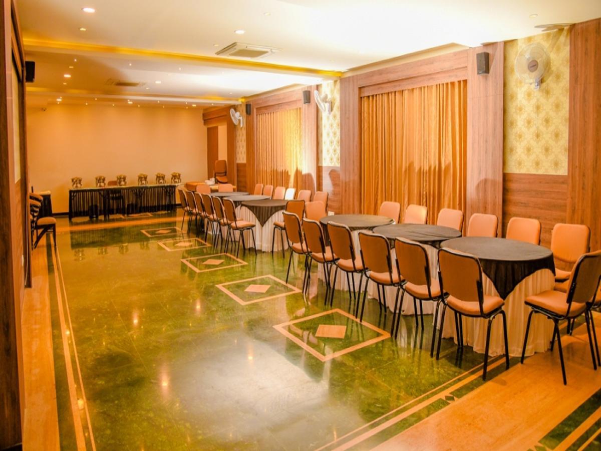 Royal Inn Khandwa 外观 照片