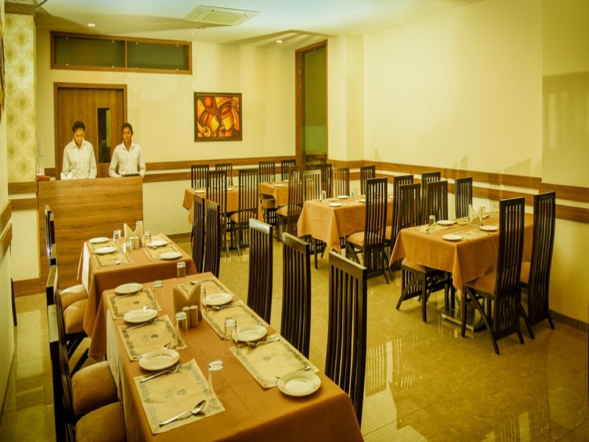 Royal Inn Khandwa 外观 照片